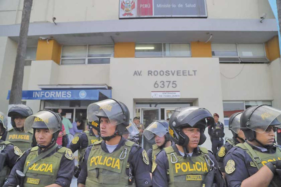 Ministro peruano defiende actuación de la Policía