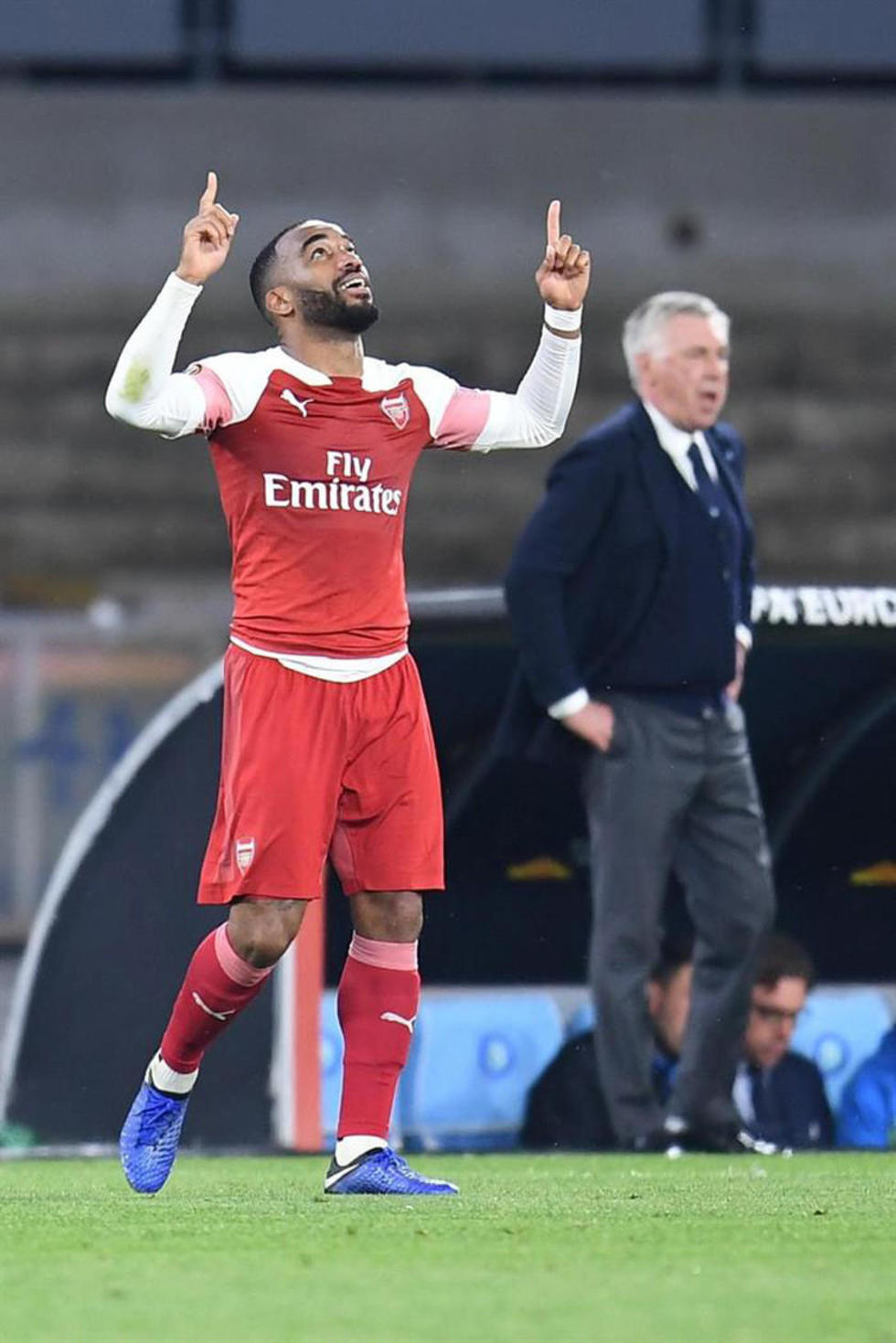 Arsenal pasa a semis en la Liga Europa 