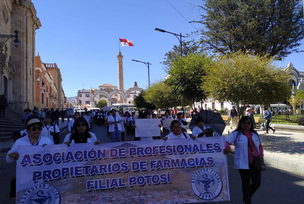 Farmacias exigen ser parte de cambio de ley del medicamento