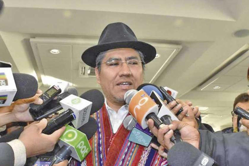 Afirman que depende de Evo aceptar invitación de Piñera para ir a Chile