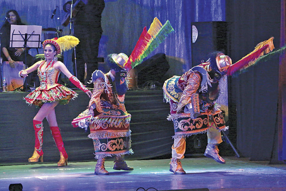 Bolivia destaca  en conservación de sus danzas