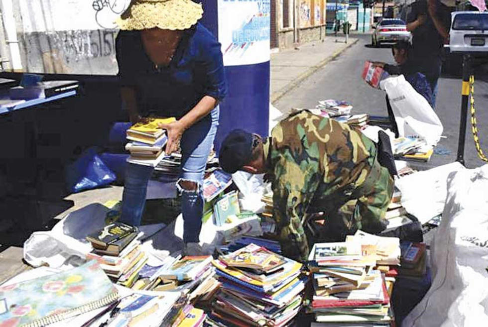 Recolectan 140 mil libros para bibliotecas comunitarias en el país