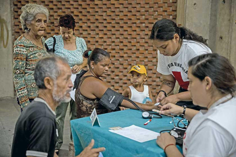 Cruz Roja distribuye ayuda humanitaria en Venezuela