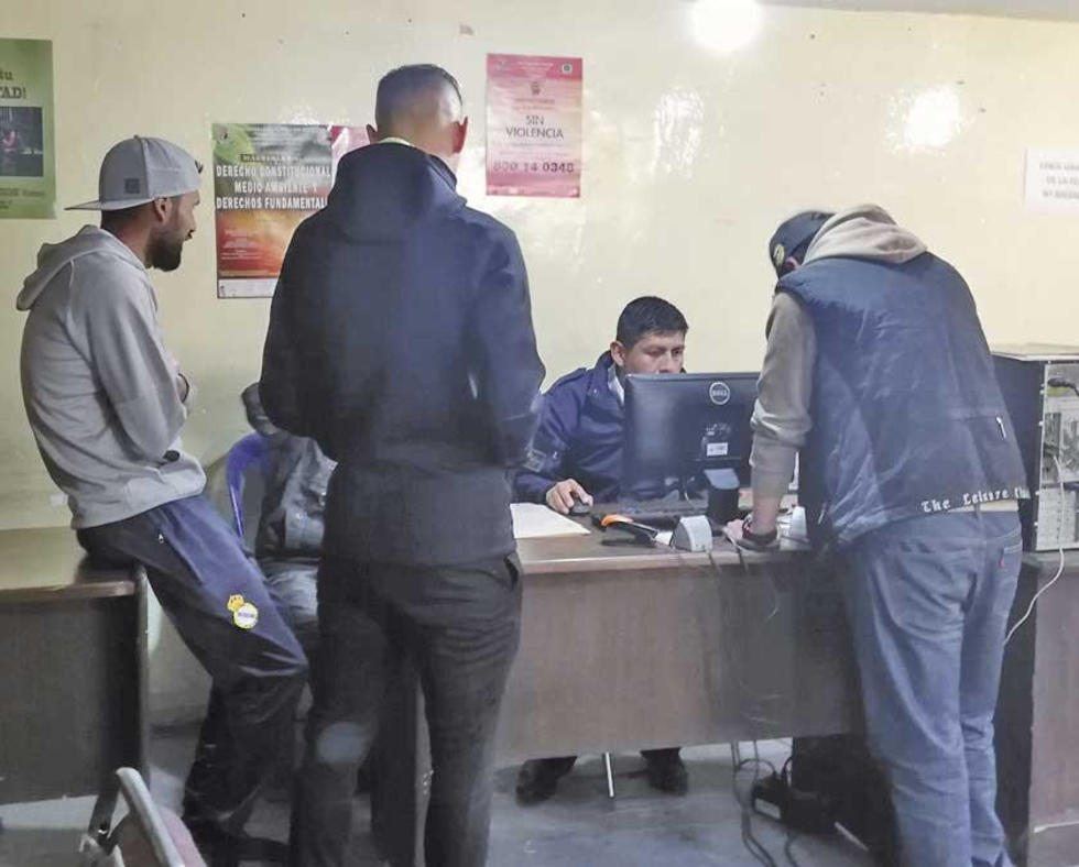 Delincuentes perpetran robo en departamentos de dos jugadores de Real