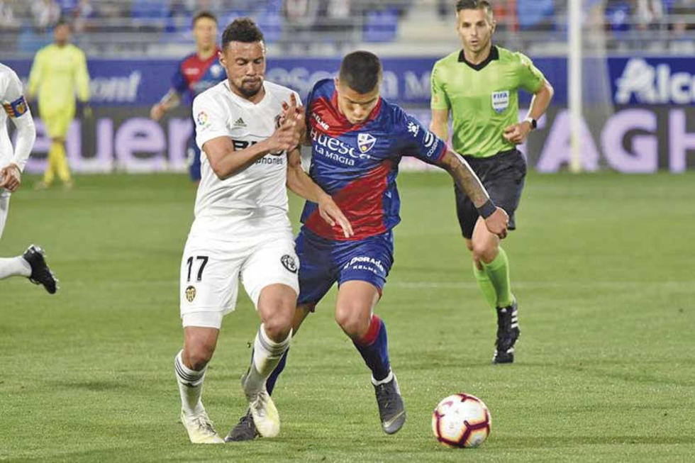 Valencia goleó y mandó a Huesca a segunda división