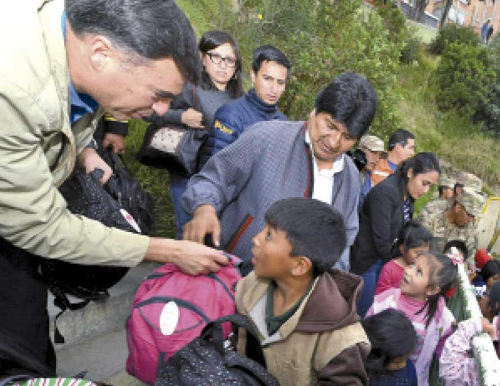 La Paz: Evo ratifica apoyo a las víctimas del desastre