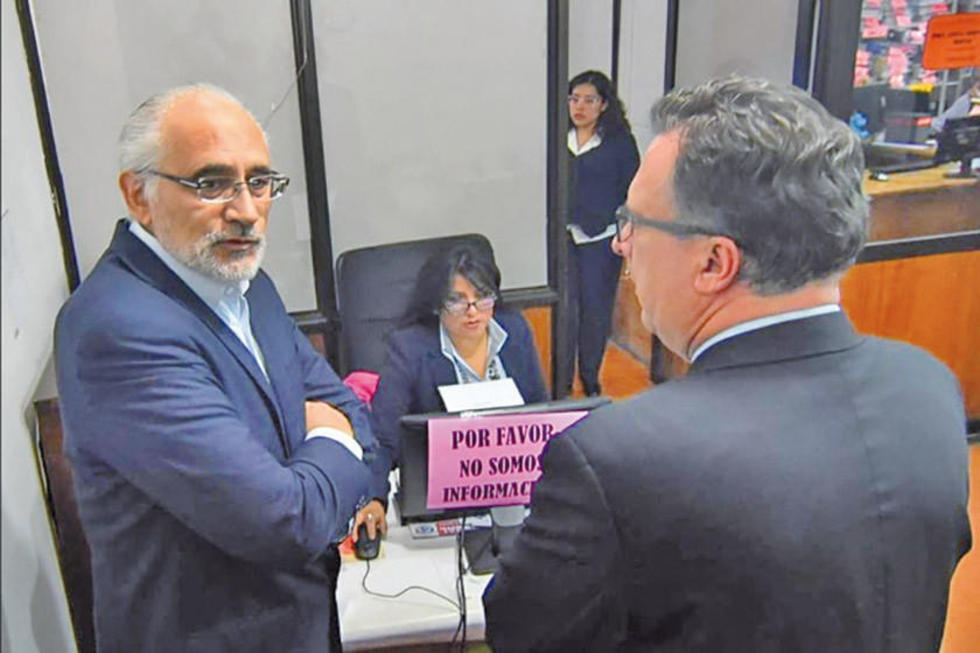 La Fiscalía investiga 15 depósitos inusuales en cuentas de Carlos Mesa