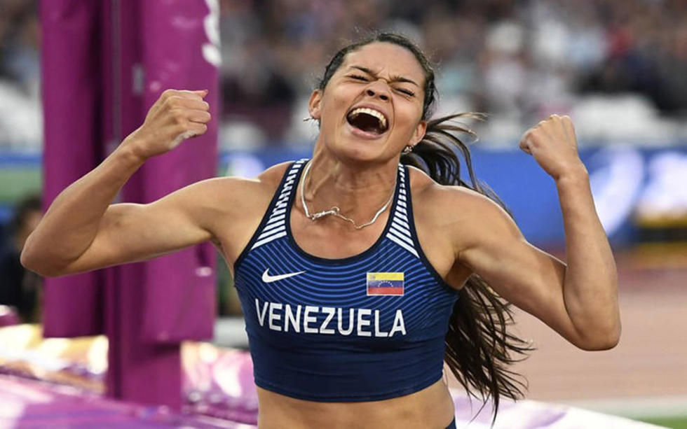 La venezolana Peinado retiene el cetro suramericano de salto con pértiga