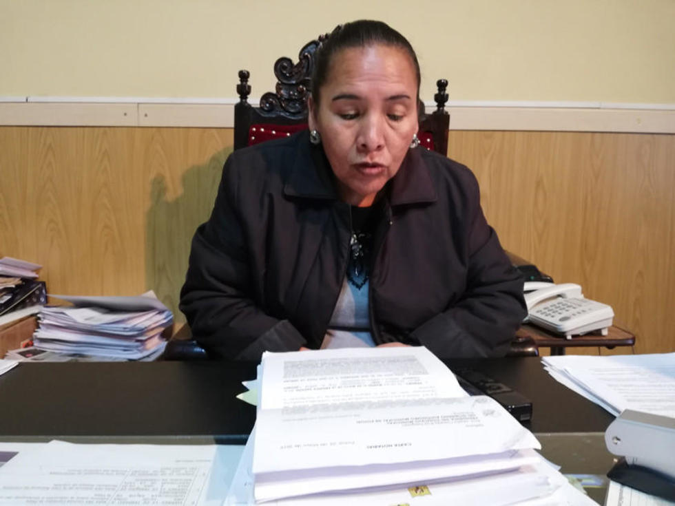 Cominan al Concejo a retirar la acusación contra funcionario