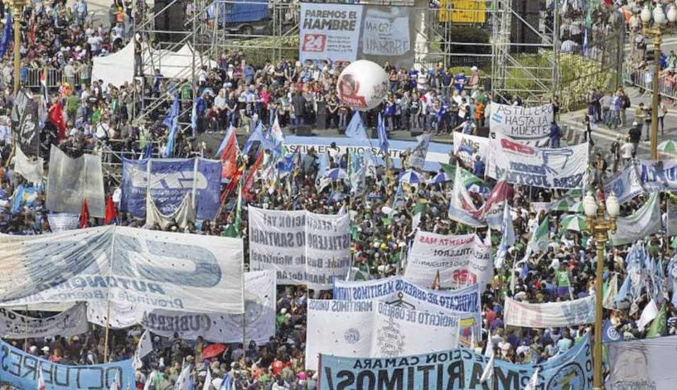 Sindicatos de Argentina encaran huelga contra el Gobierno de Macri