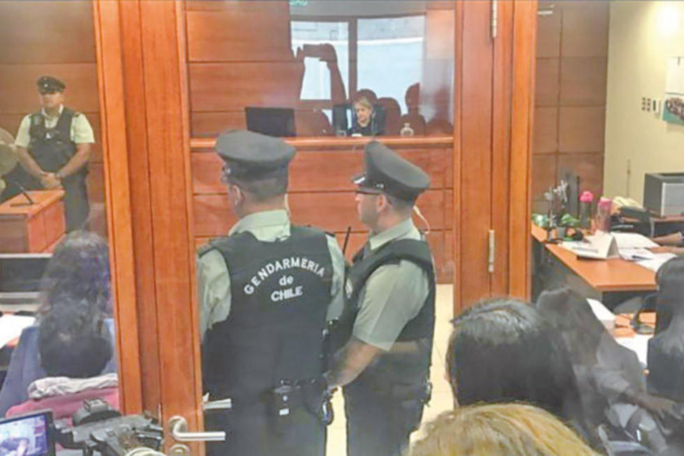 Detienen a cinco policías chilenos por dejar pasar contrabando a Bolivia