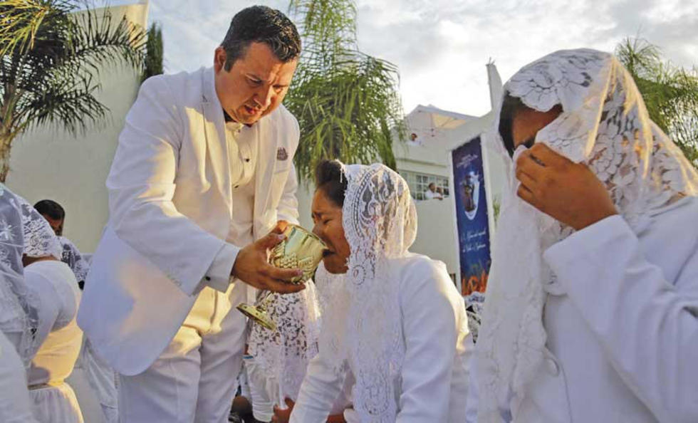 Detienen a pastor por violar menores
