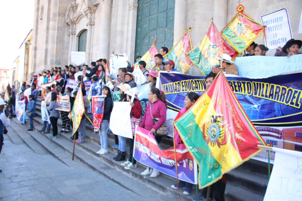 Posponen la reunión para elegir nueva junta escolar