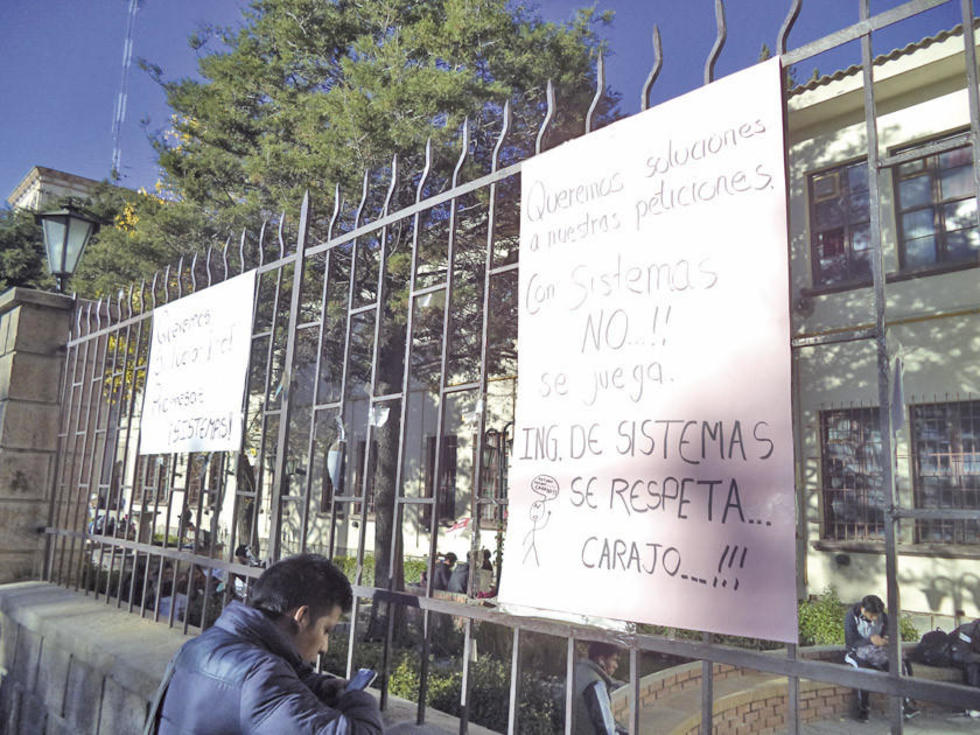 Buscan solución para reabrir el edificio central de la UATF