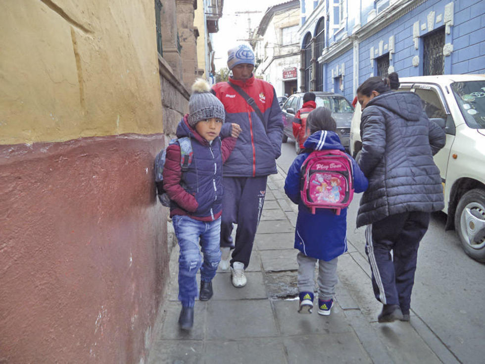 Pese al descenso de las temperaturas, no hay suspensión de clases
