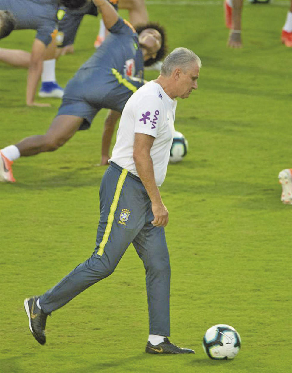 Tite apunta a repetir el onceno ante Venezuela 