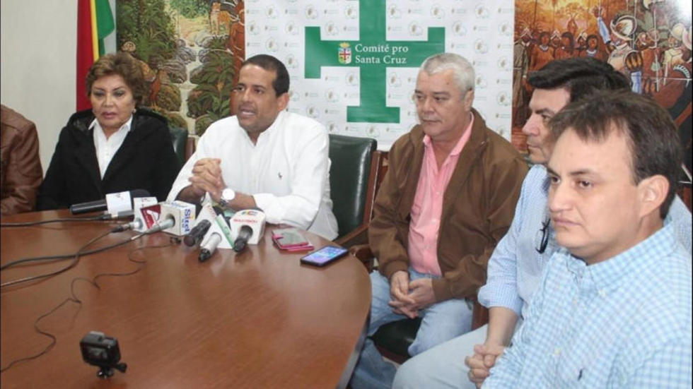 Cívicos analizarán paro nacional en contra de la repostulación de Evo