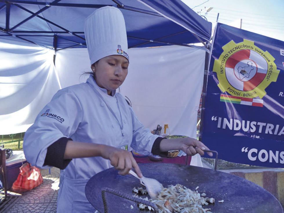 Institutos exponen práctica en gastronomía y turismo
