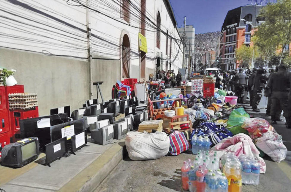 Intervienen San Pedro y trasladan a reos peligrosos y con privilegios