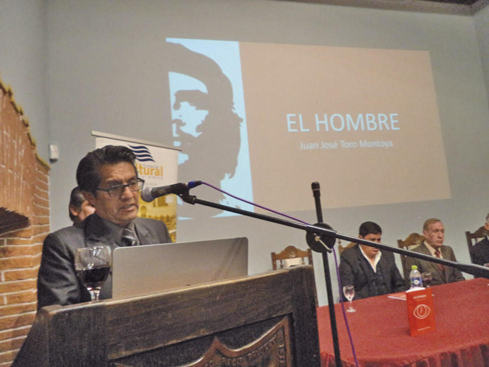 Libro habla sobre el asesino del Che
