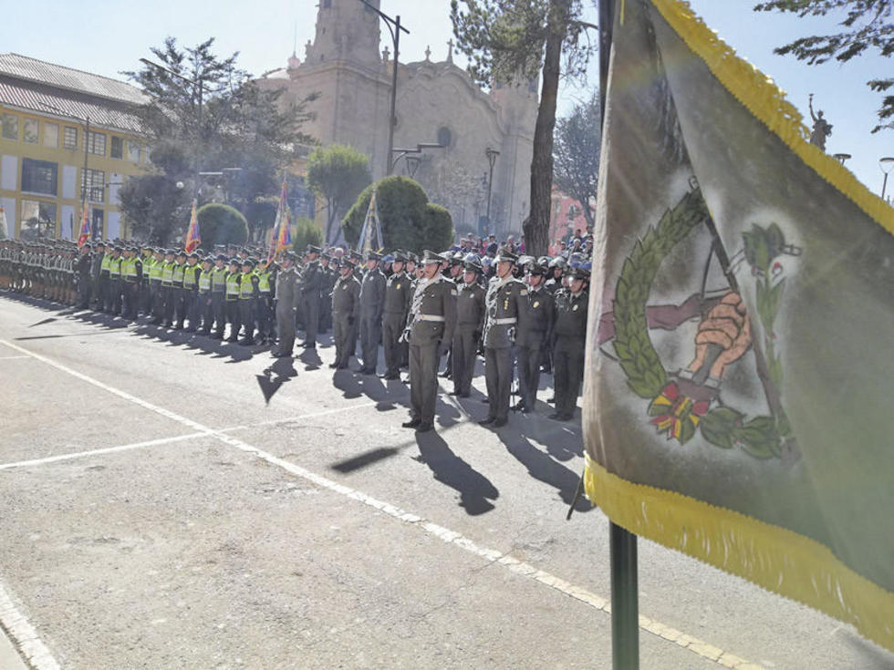Gobernador demanda a la Policía atención oportuna e inmediata a la gente