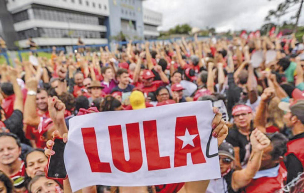 Justicia aplaza el juicio para examinar la libertad de Lula 