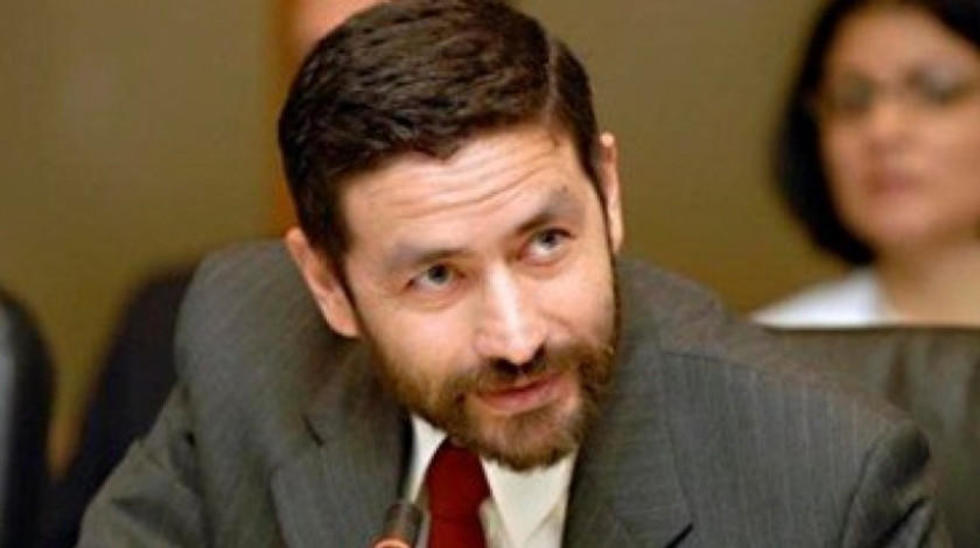 Borda pedirá la suspensión de un exembajador que trabaja en Diputados