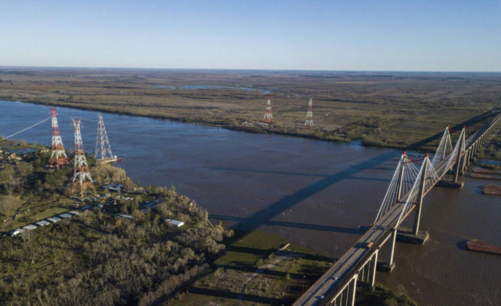 Un "error operativo" de empresa eléctrica causó apagón en Argentina