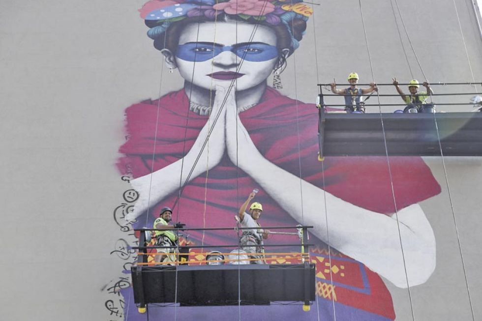 Nuevo mural sobre Frida Khalo rescata vestimenta mexicana