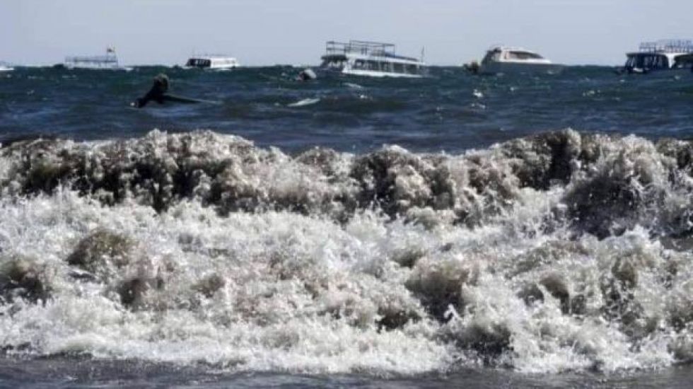 Vientos fuertes en Tiquina y Copacabana obligan a suspender uso de lanchas 
