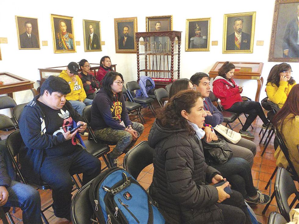 Los jóvenes reflexionan  sobre actualidad política