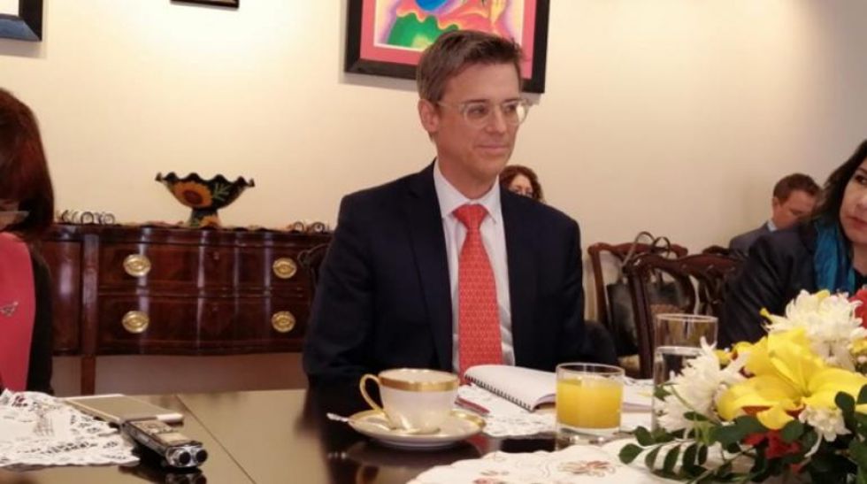 EE.UU. afirma que los bolivianos deben elegir sin interferencias