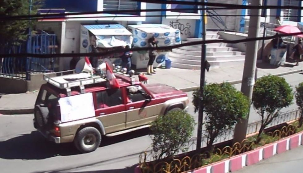 Detonaciones de cachorros de dinamita se utilizan en el paso de la brigada de control