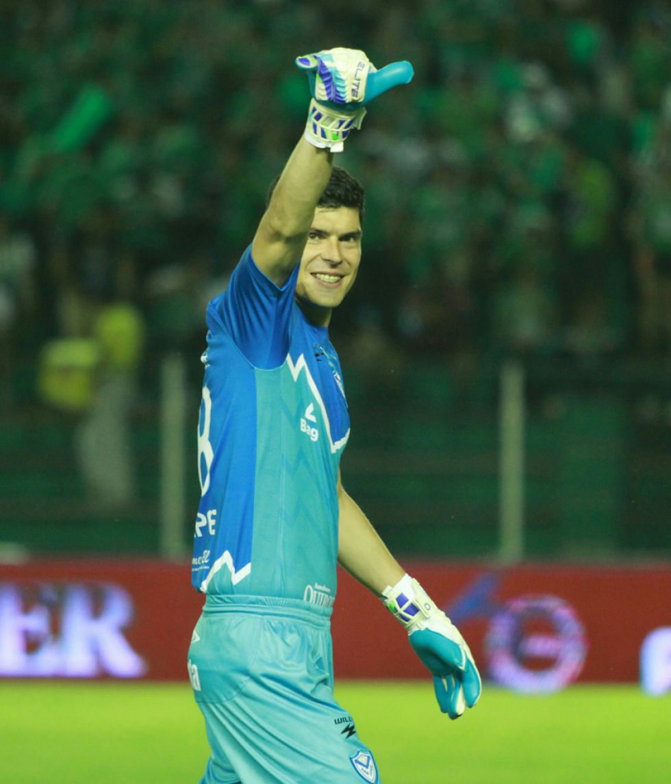 El portero Carlos Lampe seguirá en San José