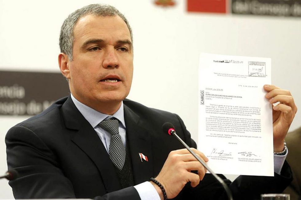 Debaten en Perú pedido  de adelantar elecciones