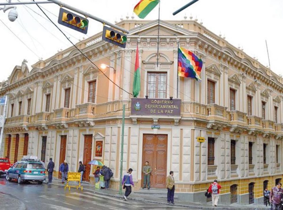 Amenazan con cercar la Gobernación de La Paz