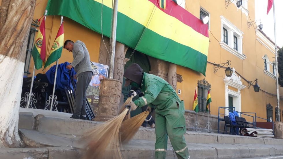 Desfile cívico dejó 1.5 toneladas de basura en Potosí