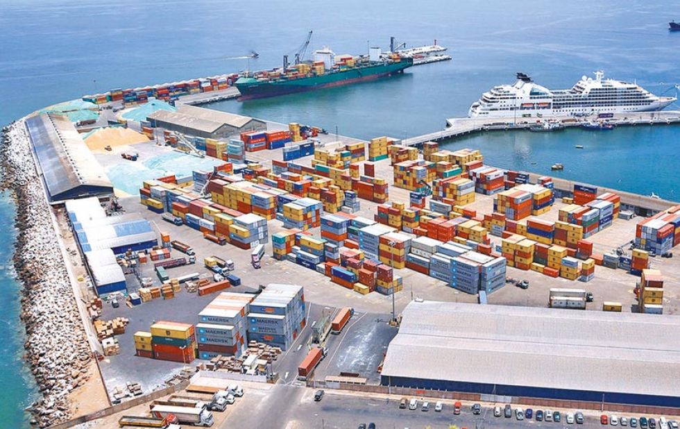Chile afirma que tema tarifario en puerto de Arica no afecta al libre tránsito 