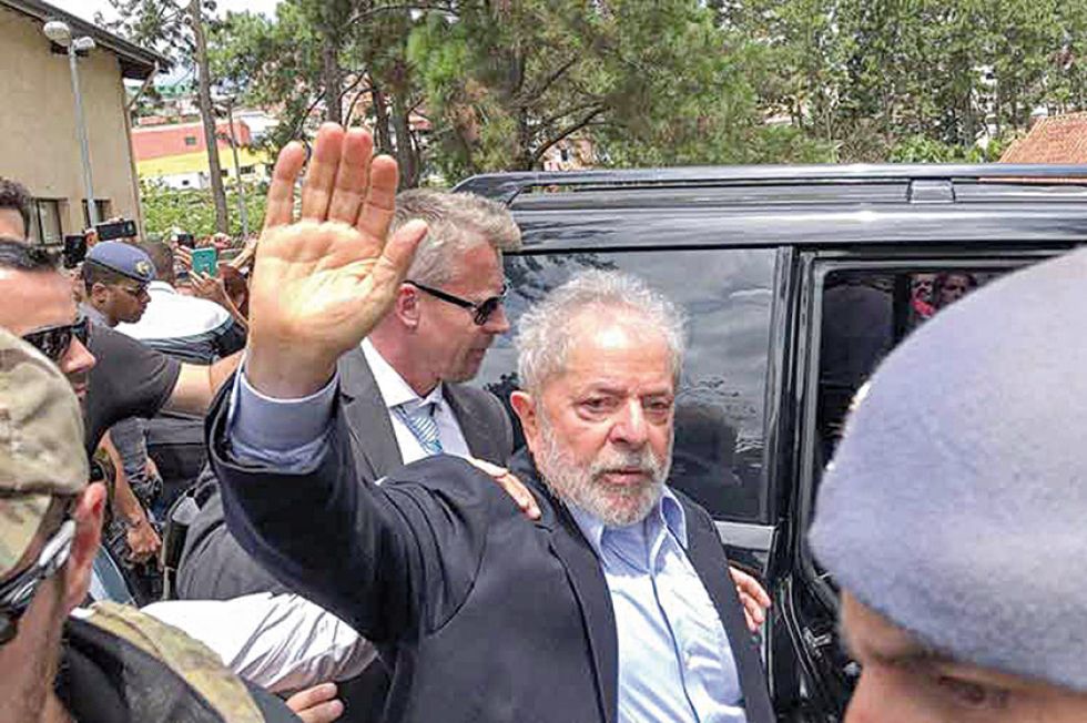 Lula consigue frenar traslado a otra prisión