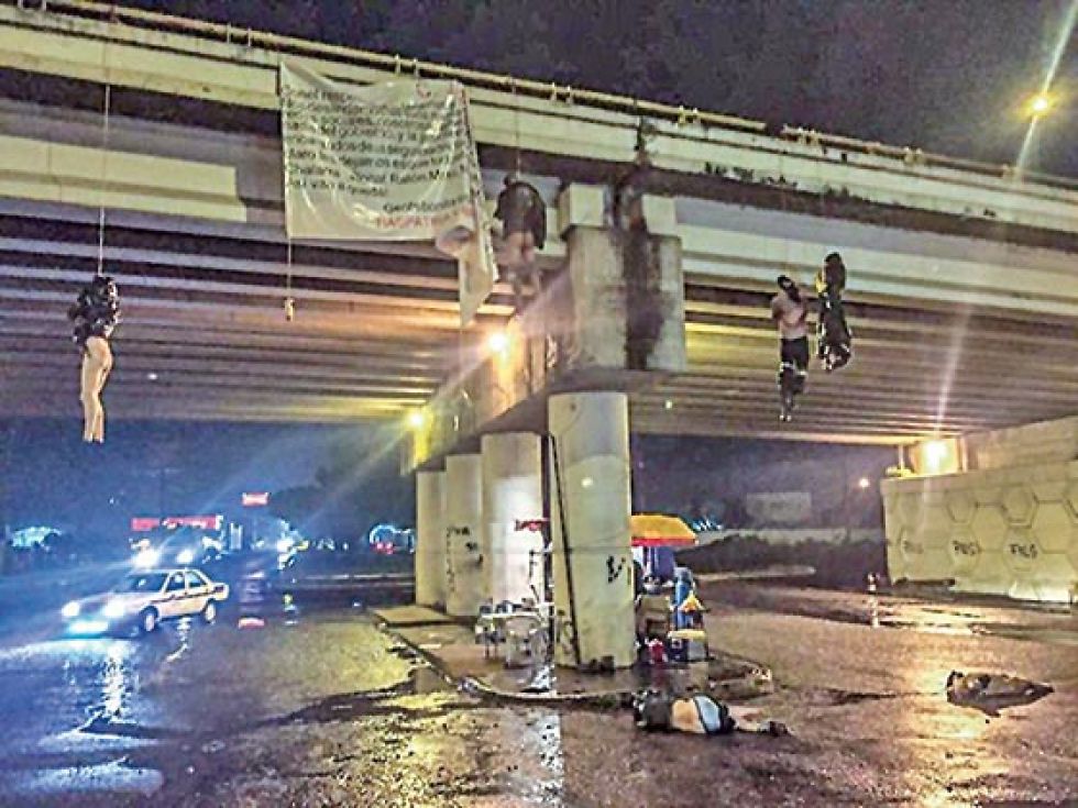 Pugna de cárteles desata una masacre en México
