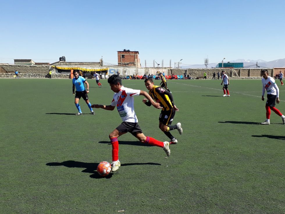 Nacional Potosí se impone al Tigre de Achumani en el torneo de reservas