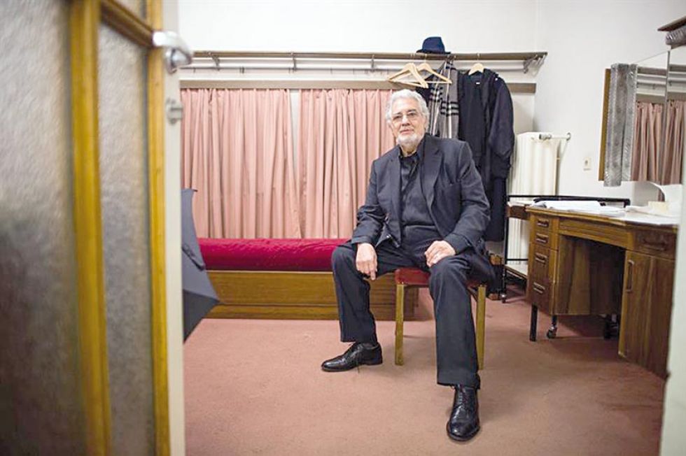 Teatros europeos respaldan al tenor Plácido Domingo