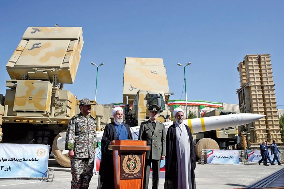 Irán presenta  nuevo sistema de defensa aérea 