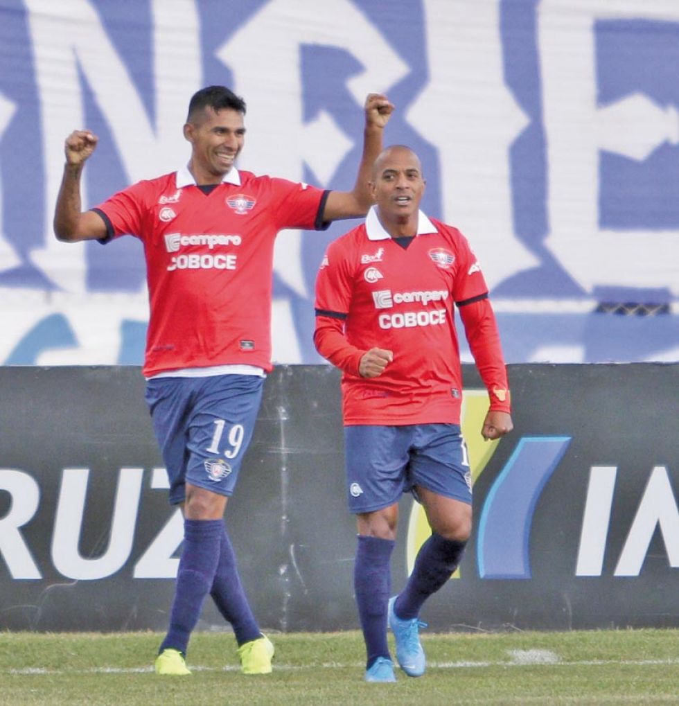 Wilstermann expone la punta