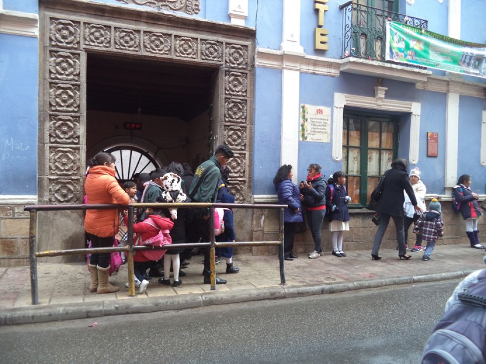 Los estudiantes vuelven a clases en horario normal desde hoy