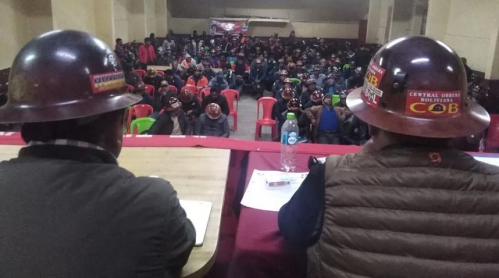 Mineros asalariados anuncian movilización por sus derechos