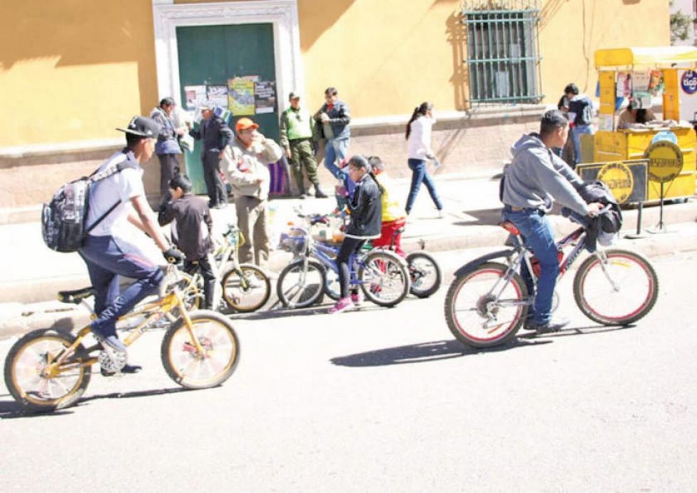 No se puede beber en la calle el "Día del peatón y el ciclista"