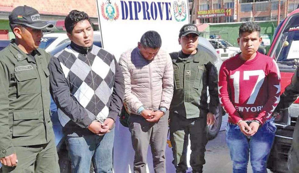 Cae una banda de ladrones de autopartes en El Alto