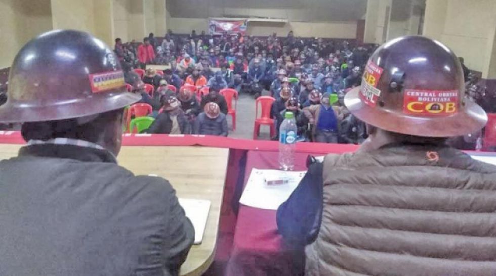 Mineros esperan atención al conflicto de San Cristóbal