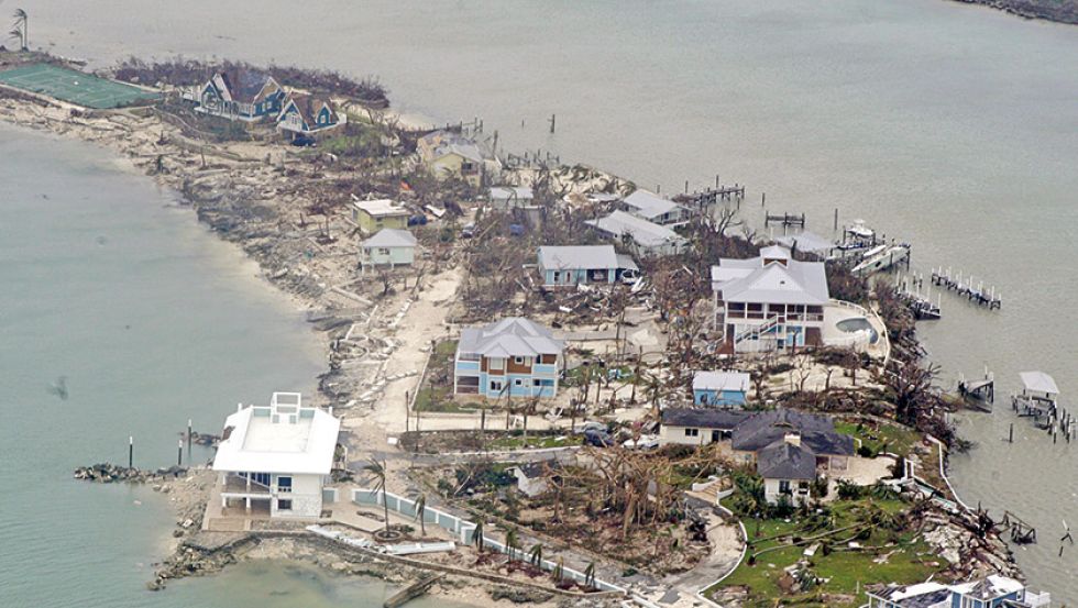 Bahamas repara daños y EEUU levanta alarmas